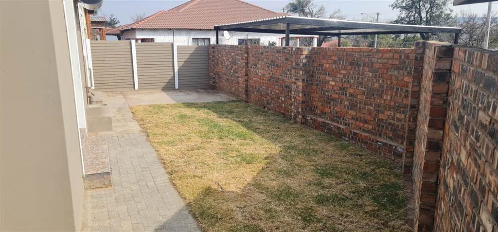 5 Bed House in Pretoria West photo number 19