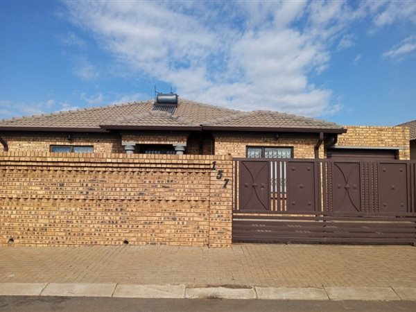3 Bedroom House 3 Bedroom House