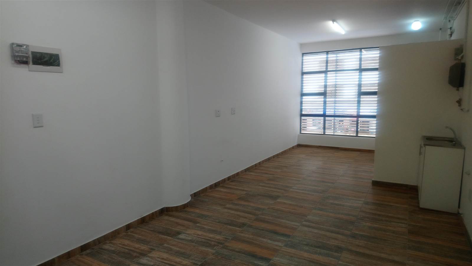 334  m² Commercial space in Durban CBD photo number 2