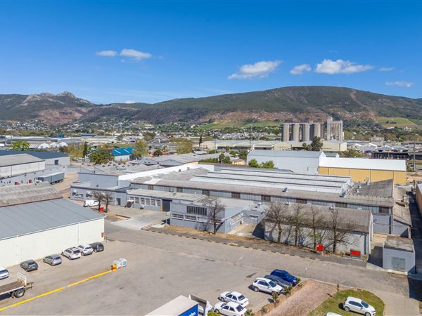 1 514 m² Industrial space 1 514 m² Industrial space