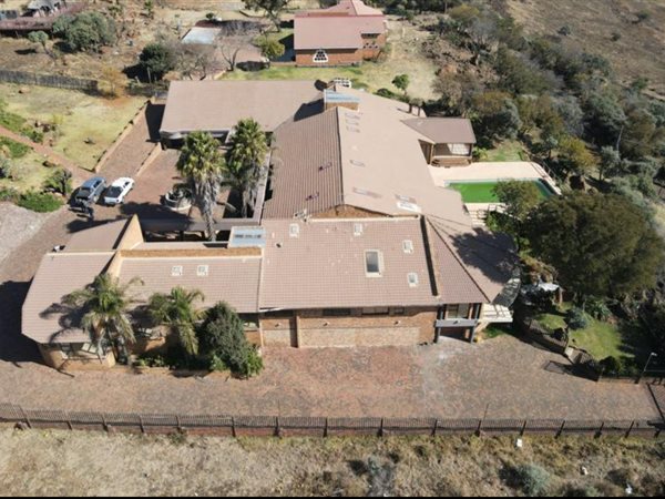15 Bed House in Meredale