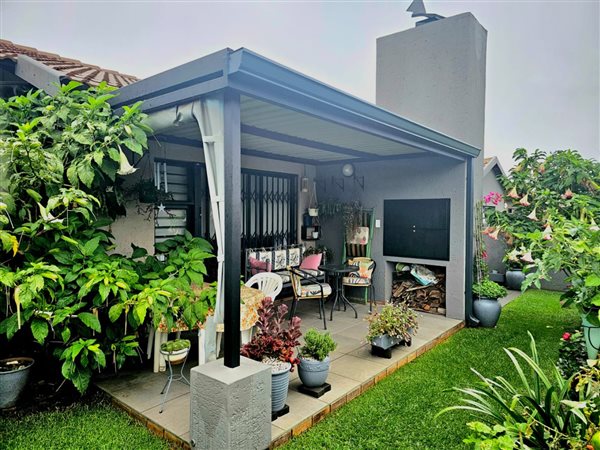 2 Bedroom Townhouse 2 Bedroom Townhouse