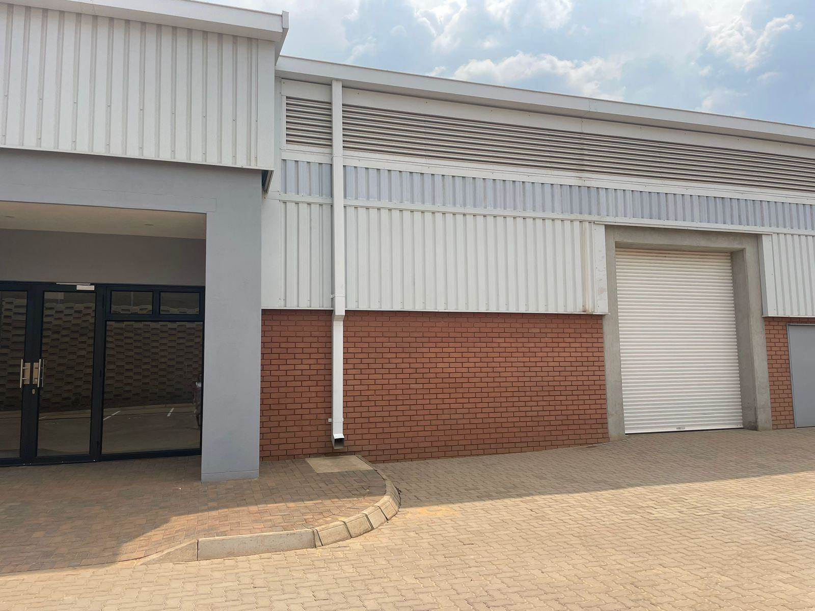596  m² Industrial space in Clayville photo number 3