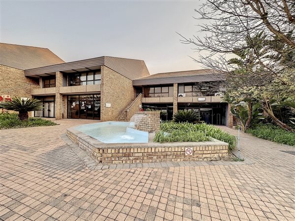 423  m² Commercial space in Garsfontein