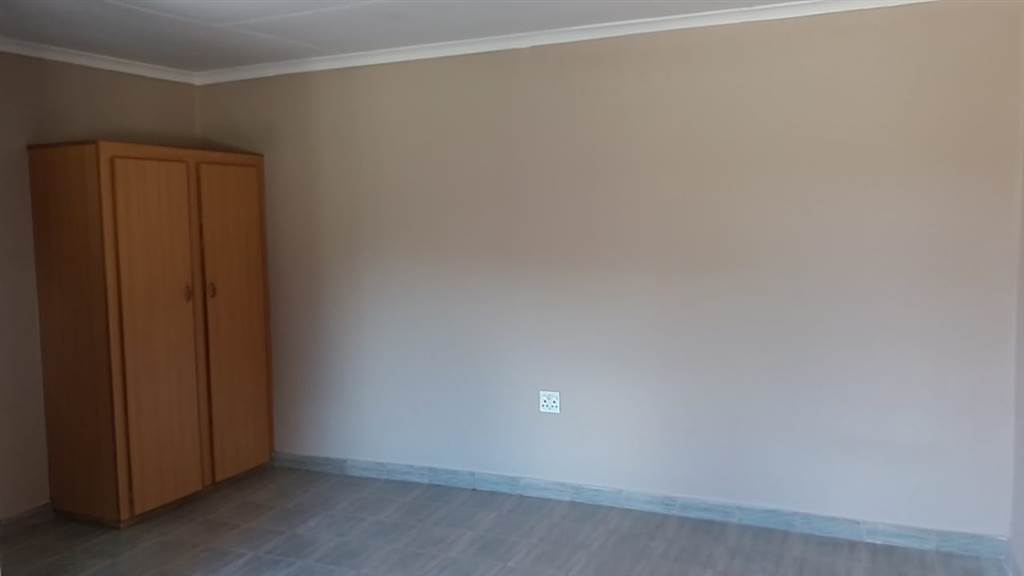 Bachelor apartment in Polokwane Central photo number 5