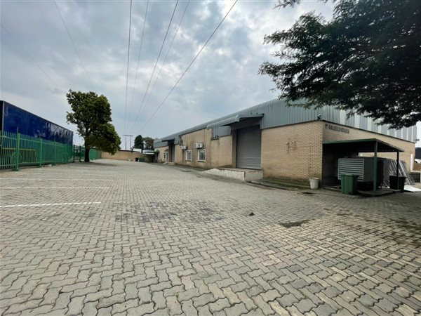 1100  m² Industrial space in Ormonde