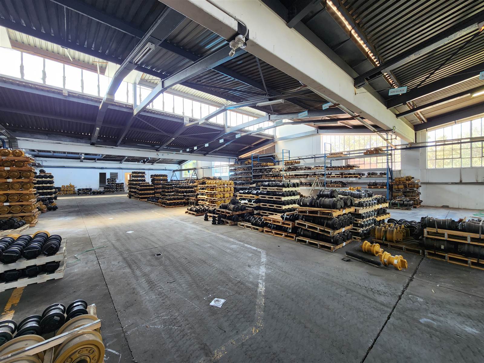 6000  m² Industrial space in Benrose photo number 3