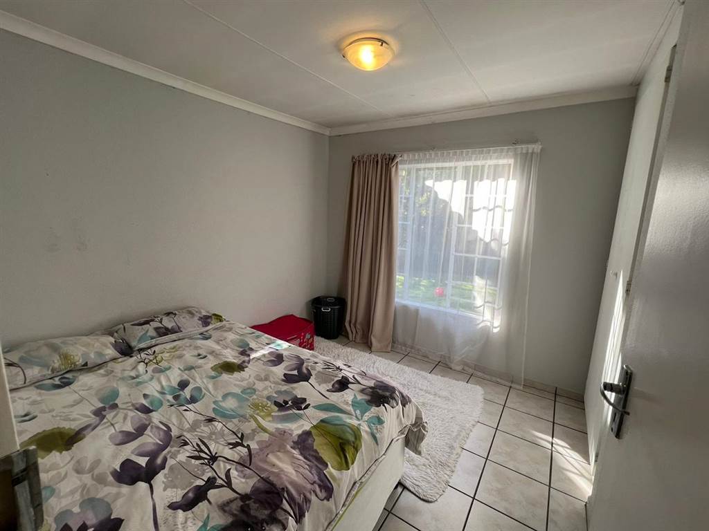 3 Bed Townhouse in Wilgeheuwel photo number 9