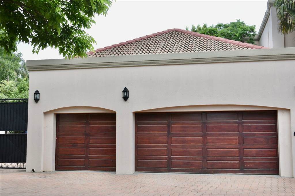 5 Bed House in Kyalami Estate photo number 4