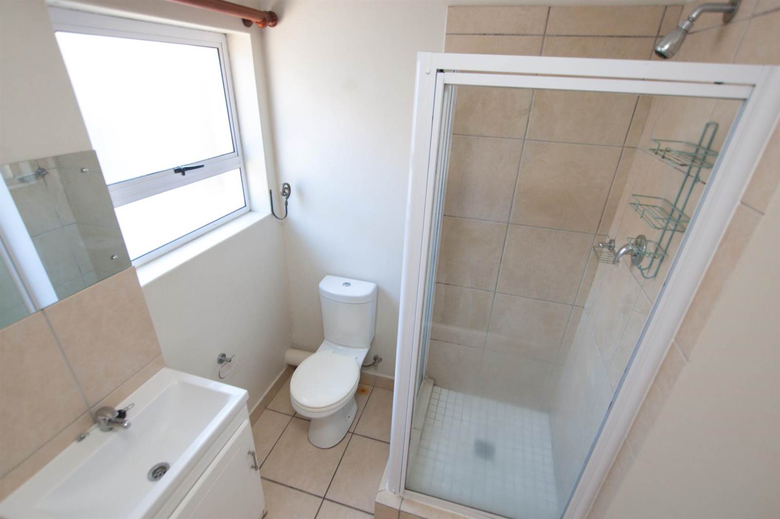 2 Bed Apartment in Durbanville photo number 11