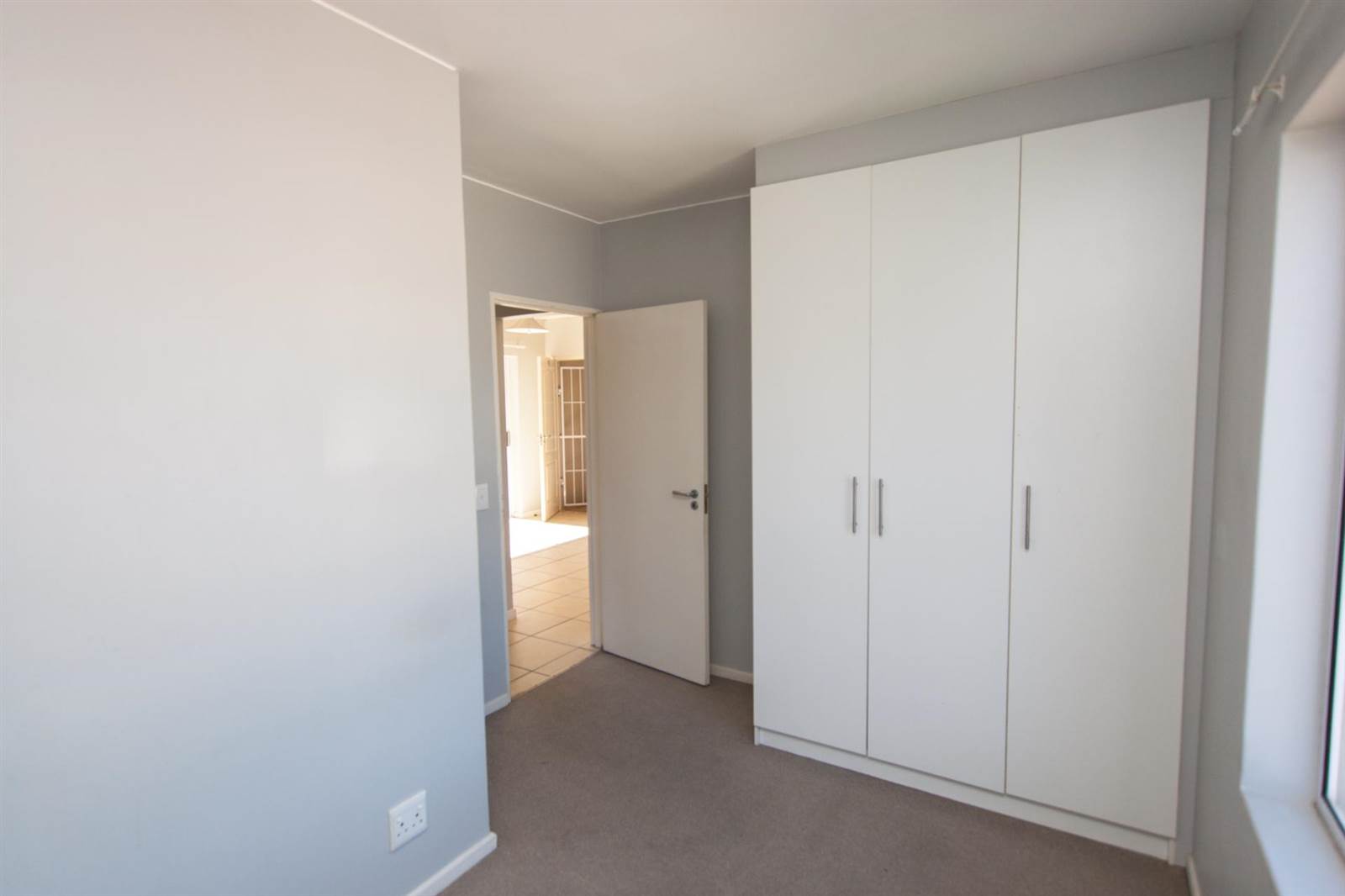 2 Bed Apartment in Durbanville photo number 6