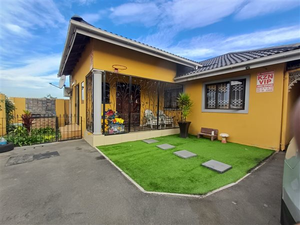 3 Bed House in Caneside