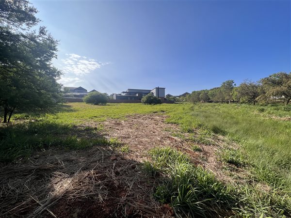 1068 m² Land available in The Hills