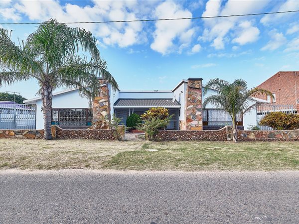 3 Bedroom House 3 Bedroom House