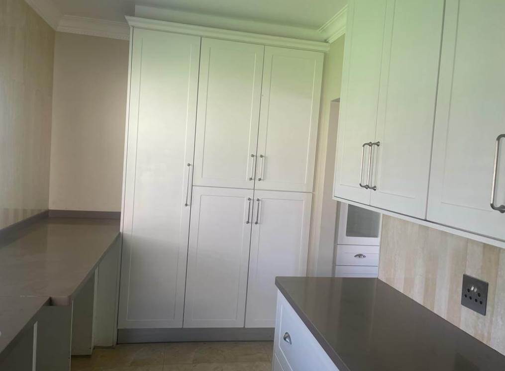5 Bed Apartment in Kyalami photo number 6