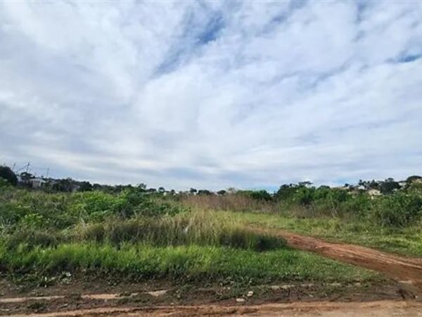 8.9 ha Land available in Verulam