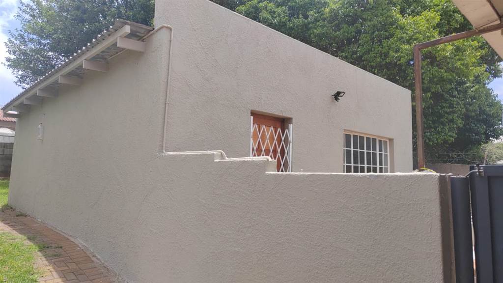 3 Bed House in Northmead photo number 16