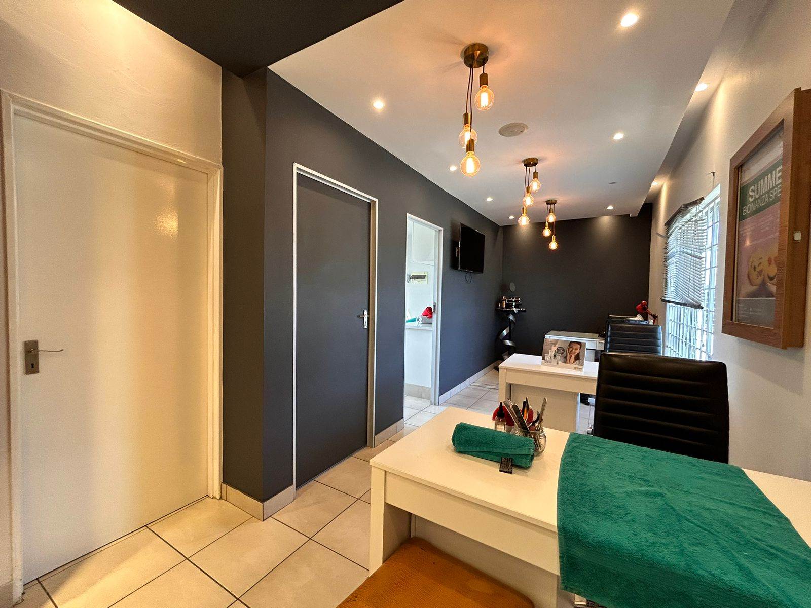 70  m² Commercial space in Northcliff photo number 6