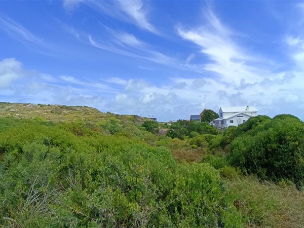 810 m² Land available in Suiderstrand