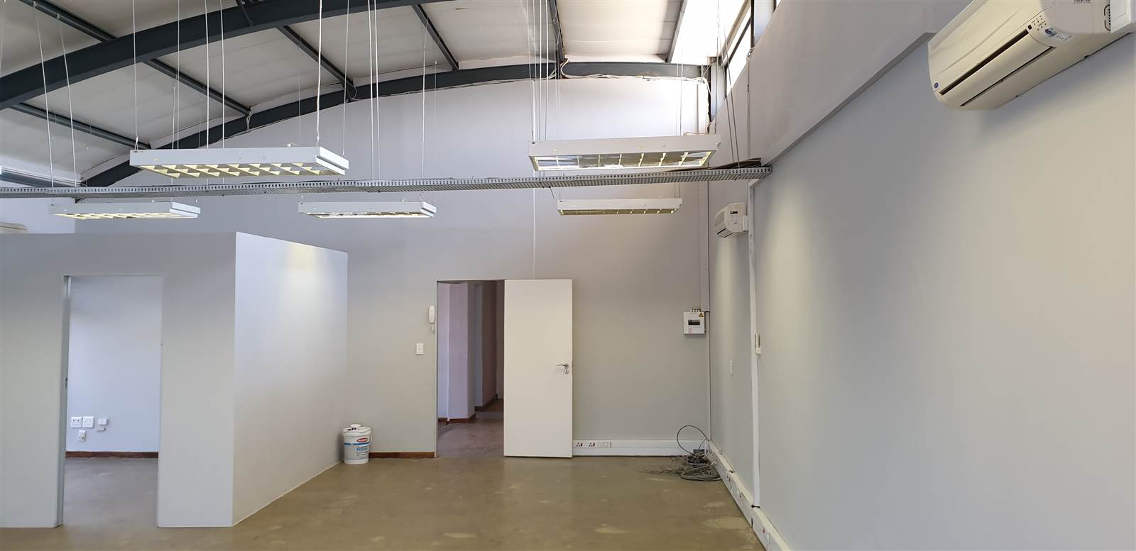 364  m² Industrial space in North Riding photo number 22