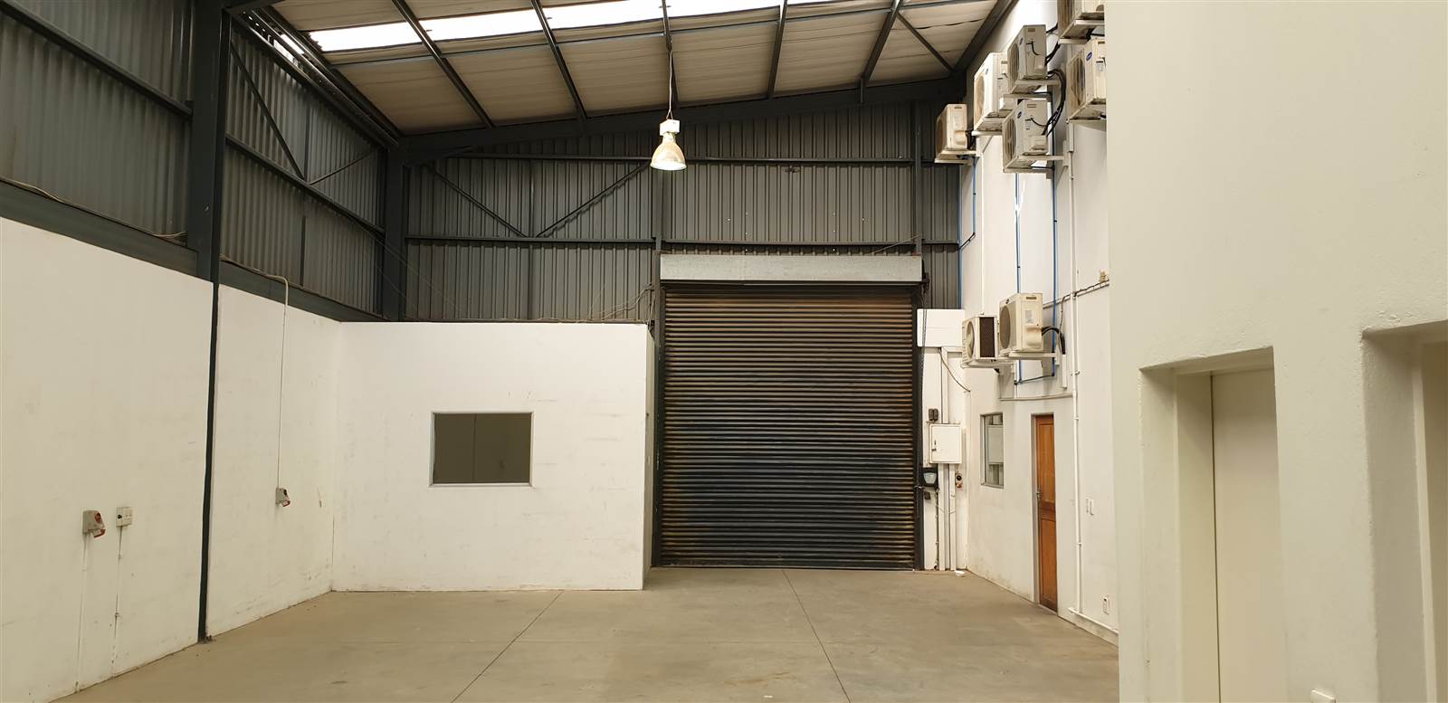 364  m² Industrial space in North Riding photo number 10