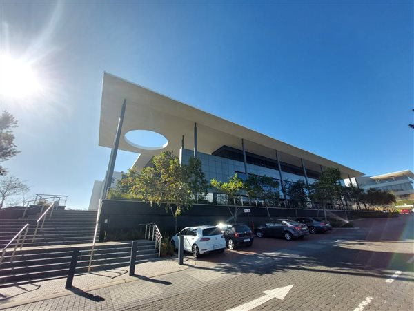 464  m² Commercial space