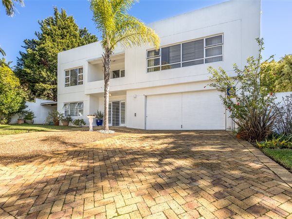 4 Bedroom House 4 Bedroom House