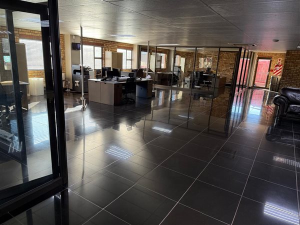324 m² Office Space 324 m² Office Space