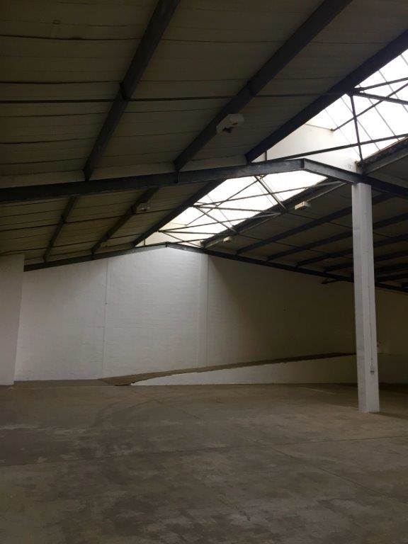 353  m² Industrial space in Durban North photo number 3
