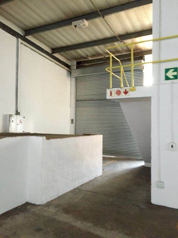 353  m² Industrial space in Durban North photo number 2