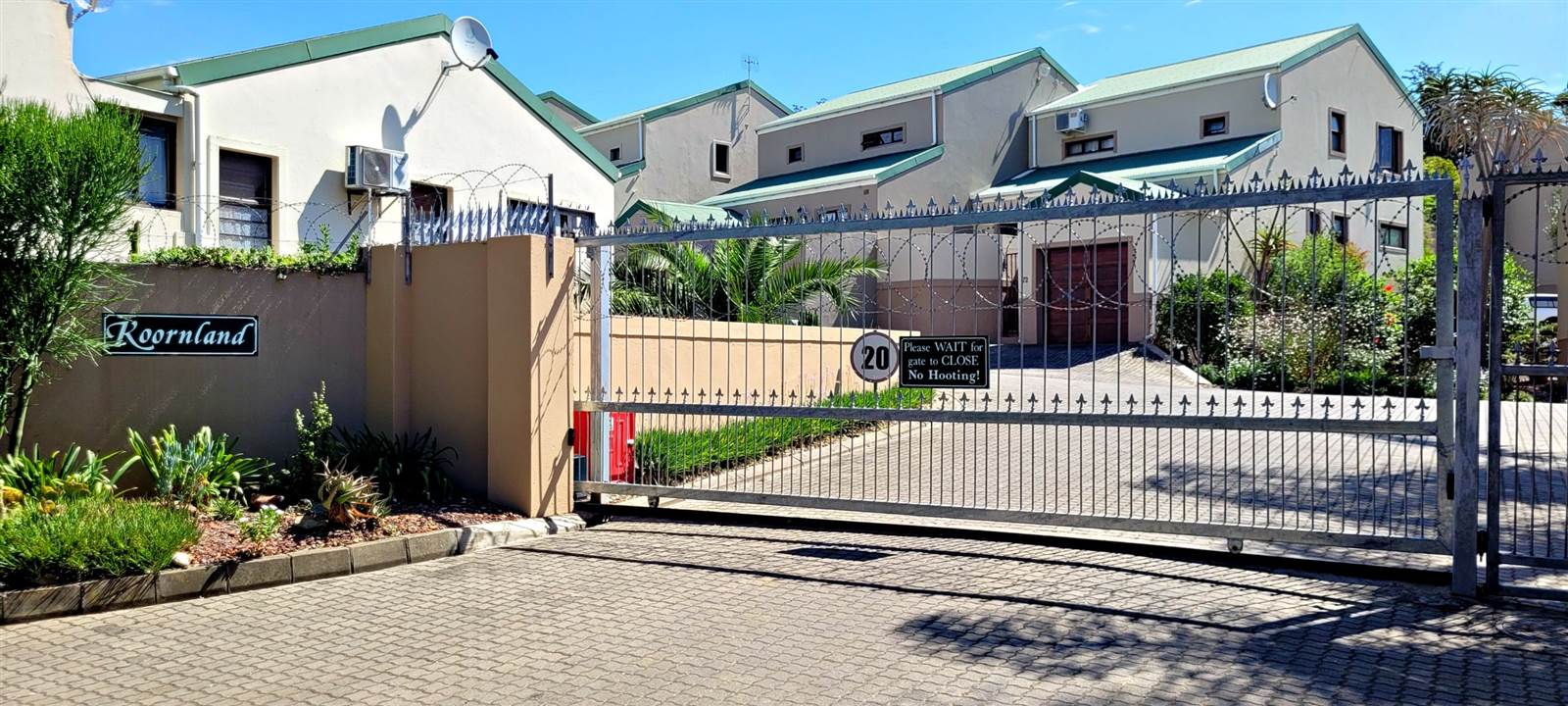 2 Bed Townhouse in Swellendam photo number 26