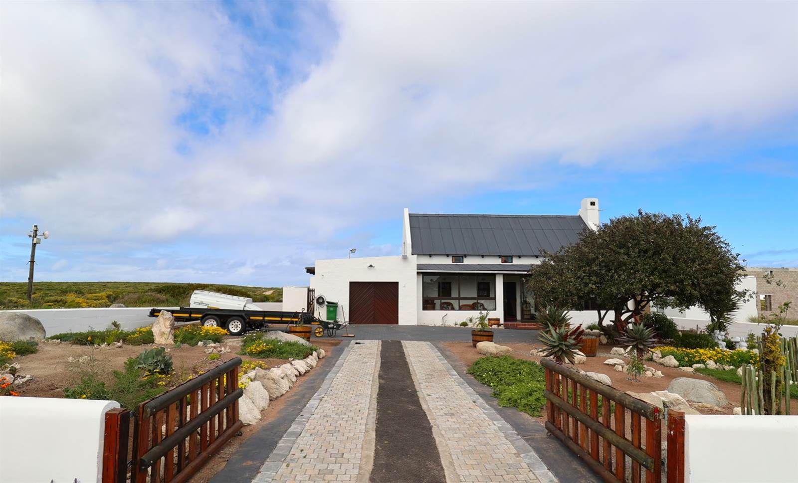 3 Bed House in Jacobsbaai photo number 2