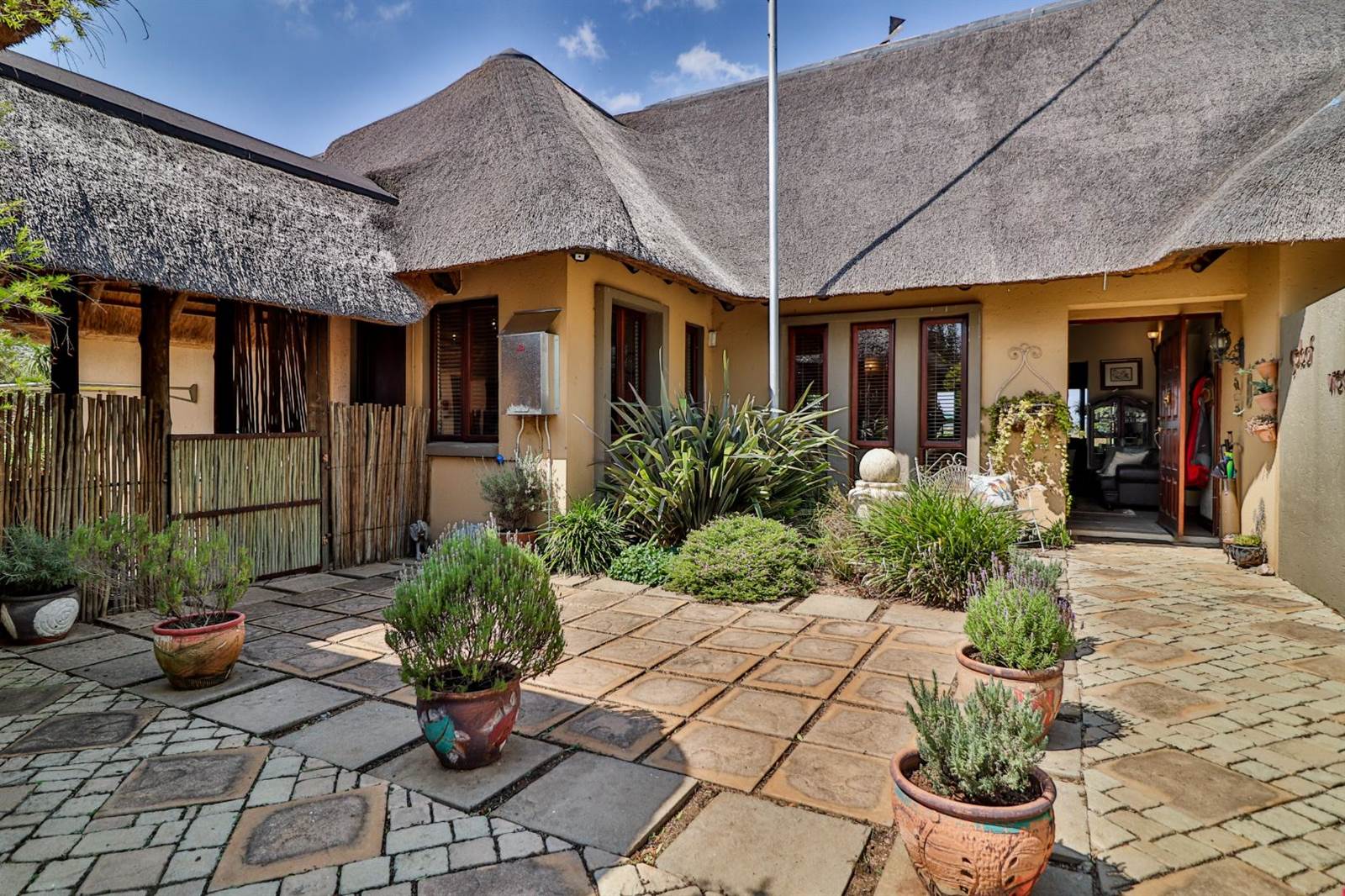 4 Bed House in Sterkfontein and surrounds photo number 4