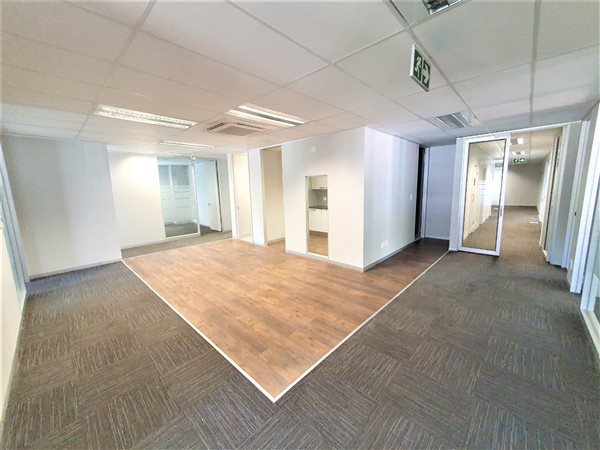 355  m² Office Space