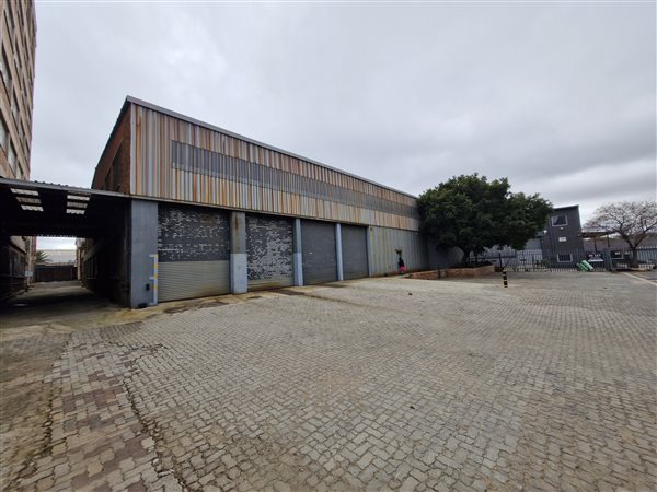 2 722 m² Industrial space 2 722 m² Industrial space