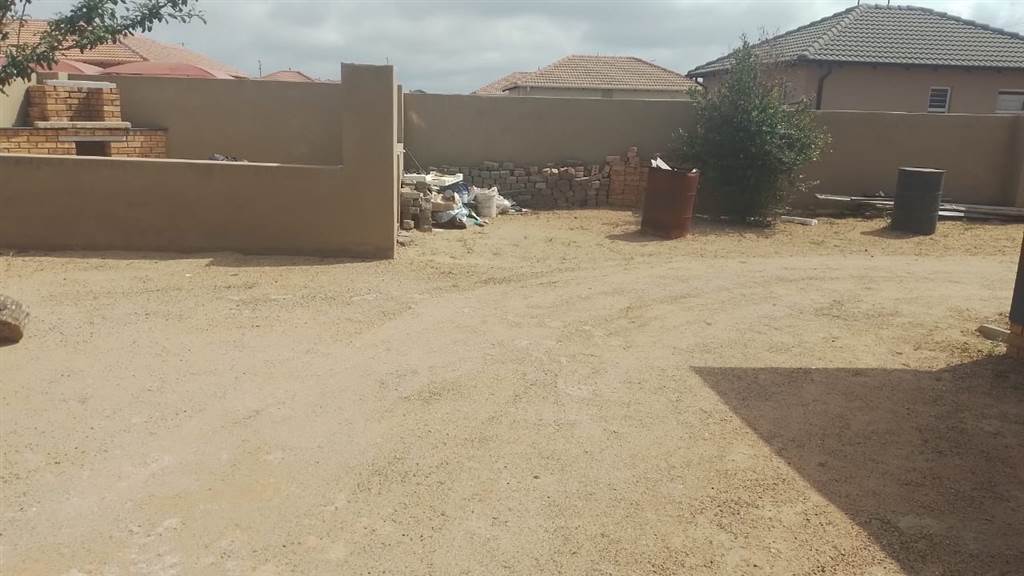 3 Bed House in Azaadville photo number 8
