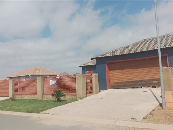 3 Bed House in Azaadville