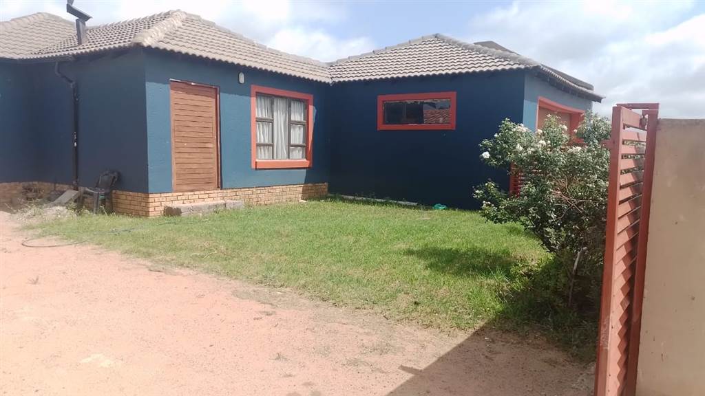 3 Bed House in Azaadville photo number 3