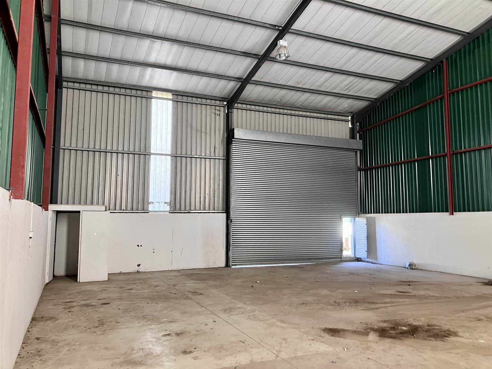 170  m² Industrial space in Illovo Beach photo number 1