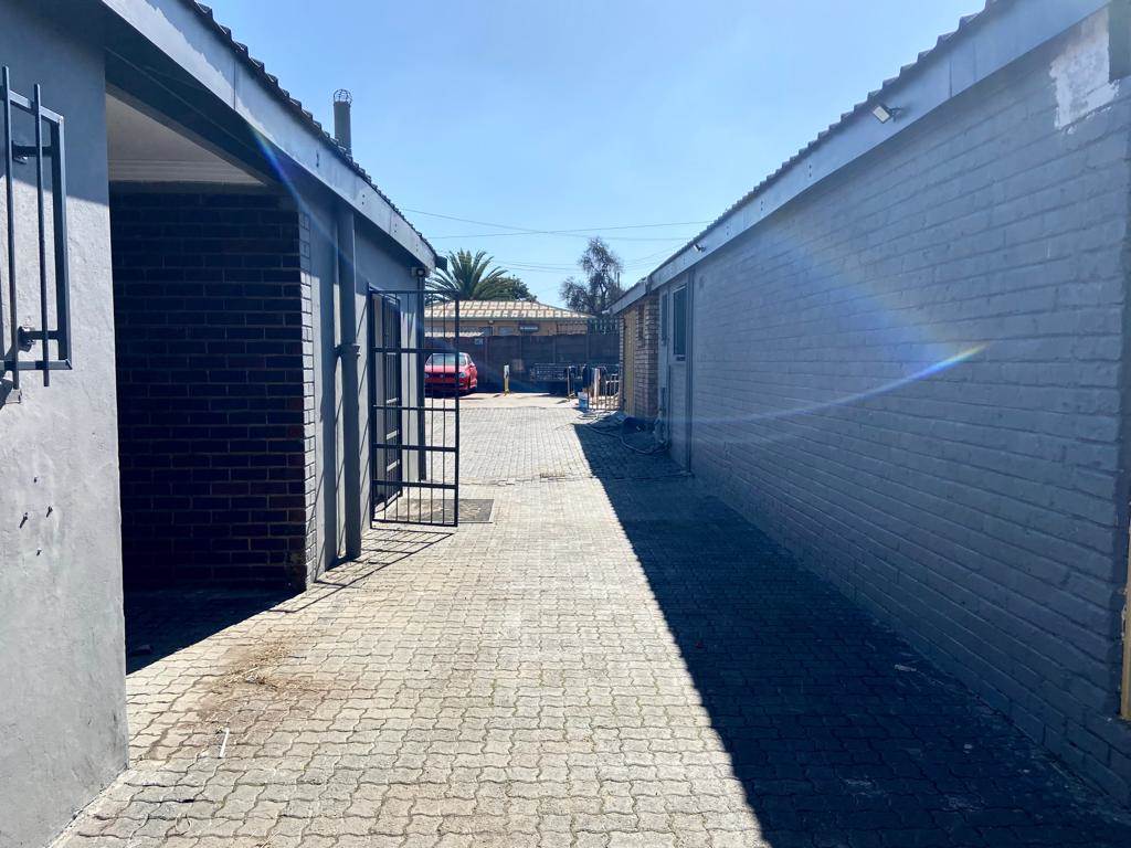 594  m² Commercial space in Klipfontein photo number 10