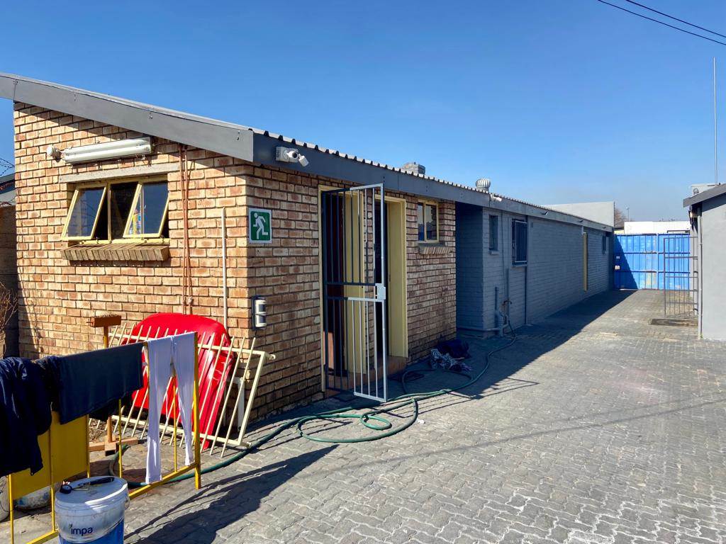 594  m² Commercial space in Klipfontein photo number 12