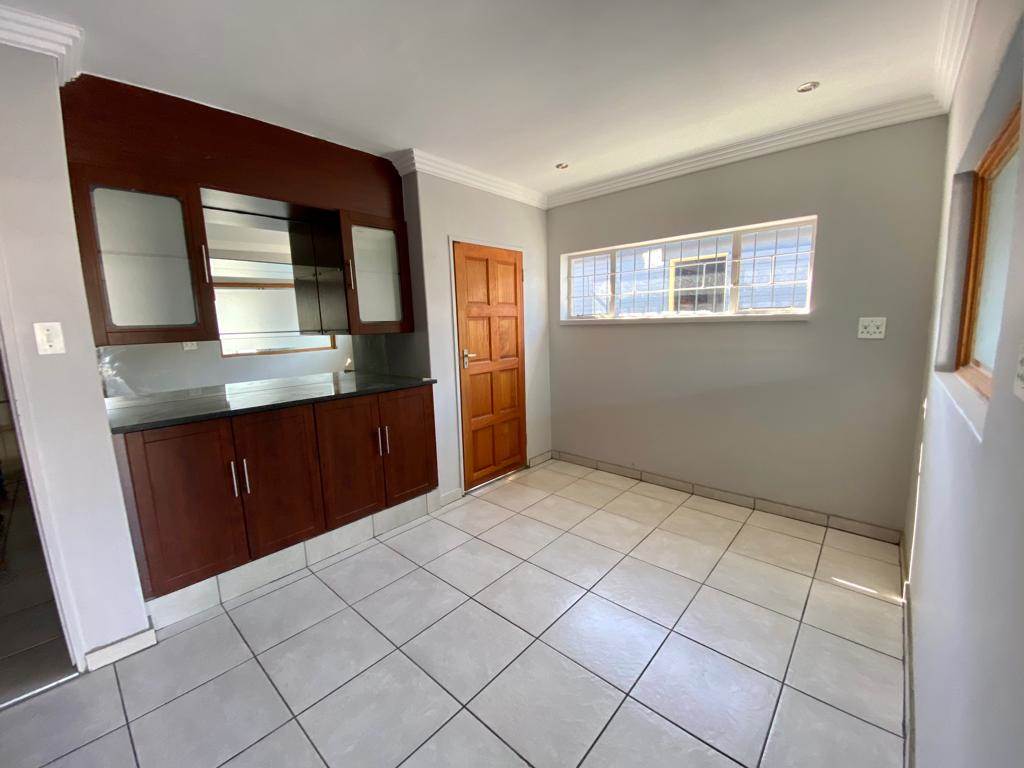 594  m² Commercial space in Klipfontein photo number 4