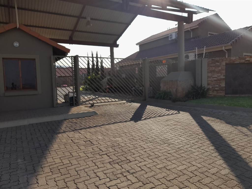 468 m² Land available in Waterkloof East photo number 14