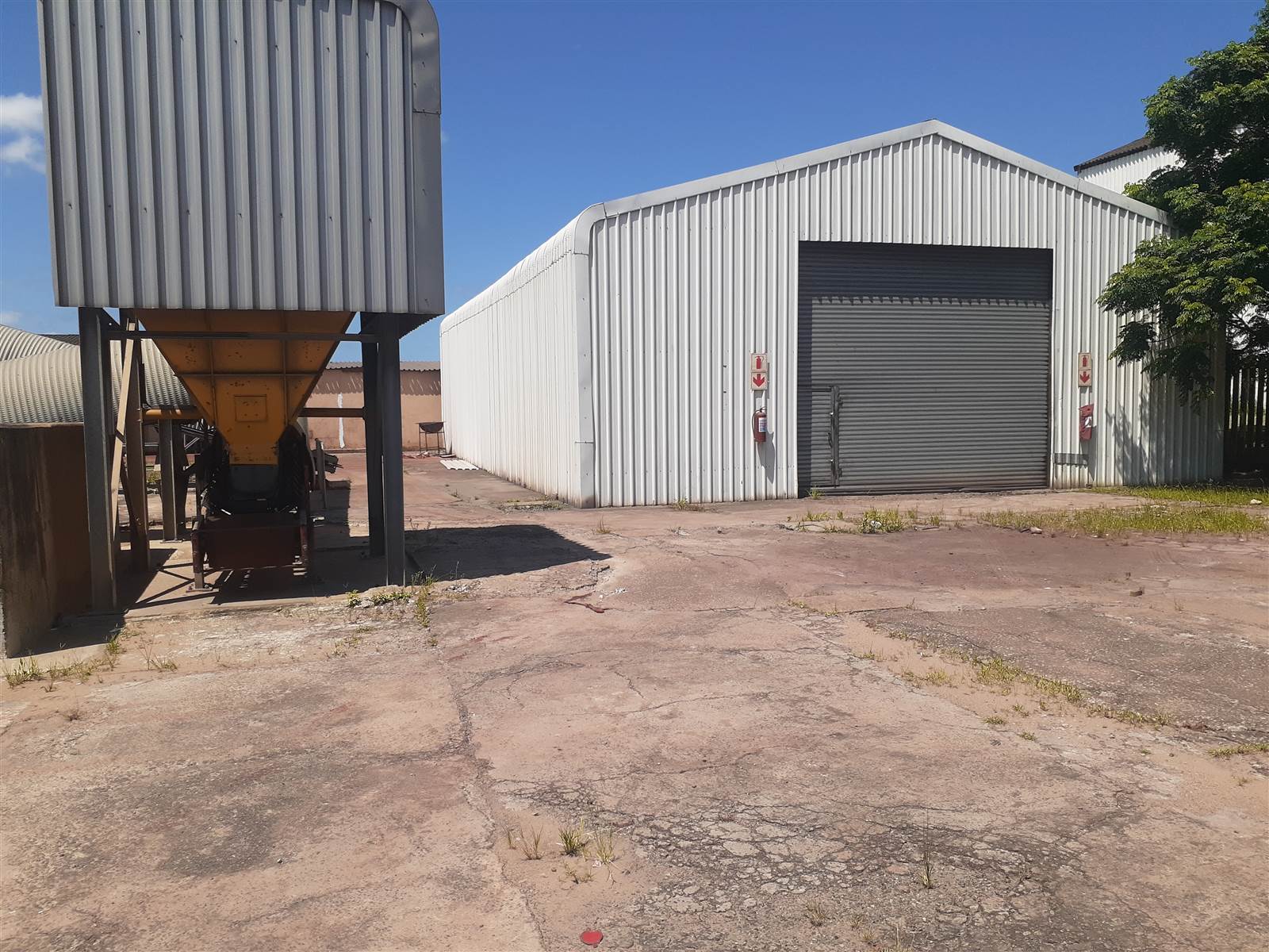 1555  m² Industrial space in Alton photo number 23