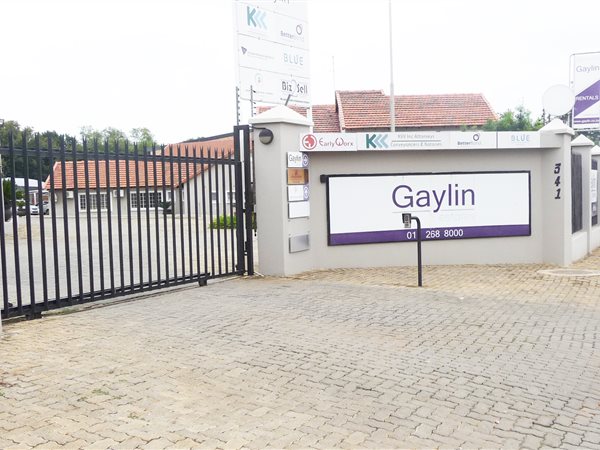 800  m² Commercial space in Northcliff