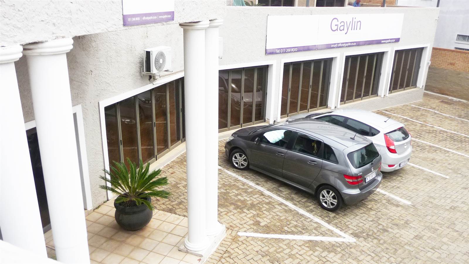 800  m² Commercial space in Northcliff photo number 14