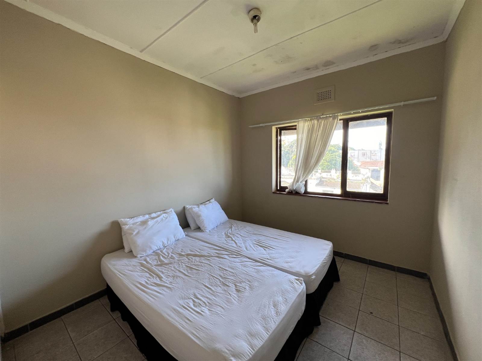 3 Bed Apartment in Musgrave photo number 8