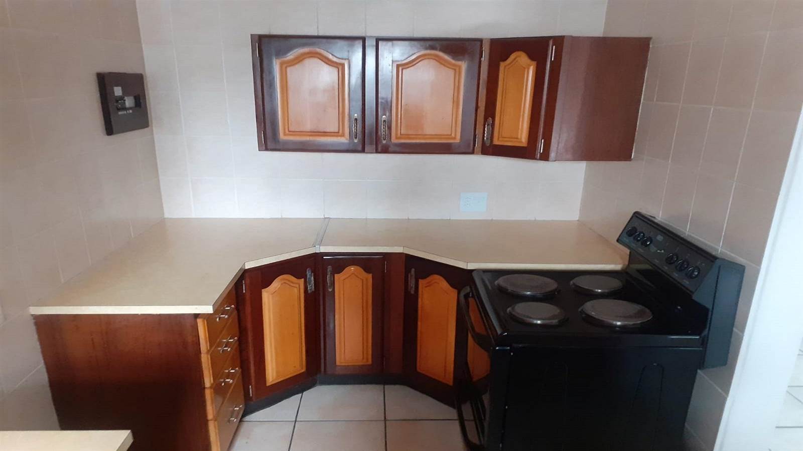 2 Bed Apartment in Rietfontein photo number 6