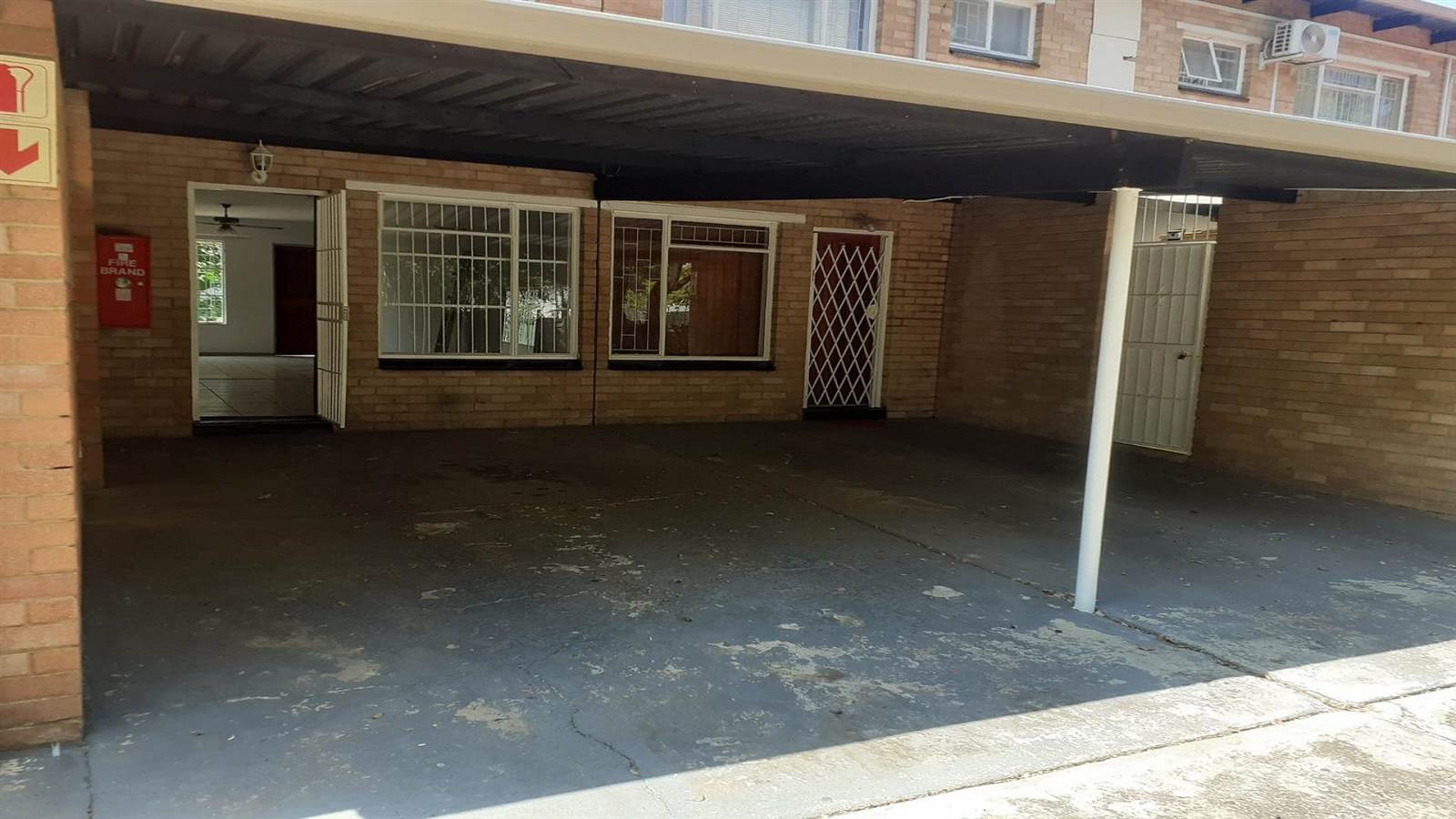 2 Bed Apartment in Rietfontein photo number 12