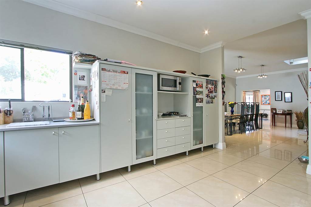 4 Bed House in Claremont Upper photo number 10